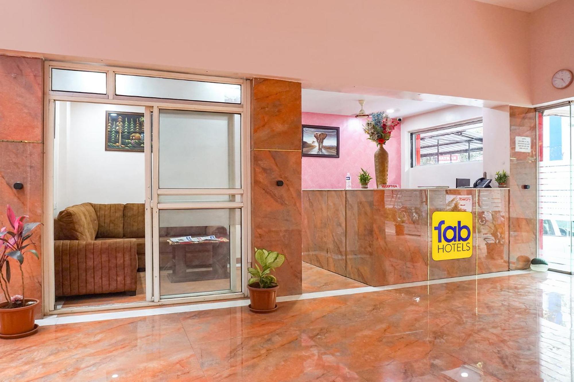 Fabhotel Rachana Residency - Nr Shivaji Nagar Metro Station Pune Eksteriør billede